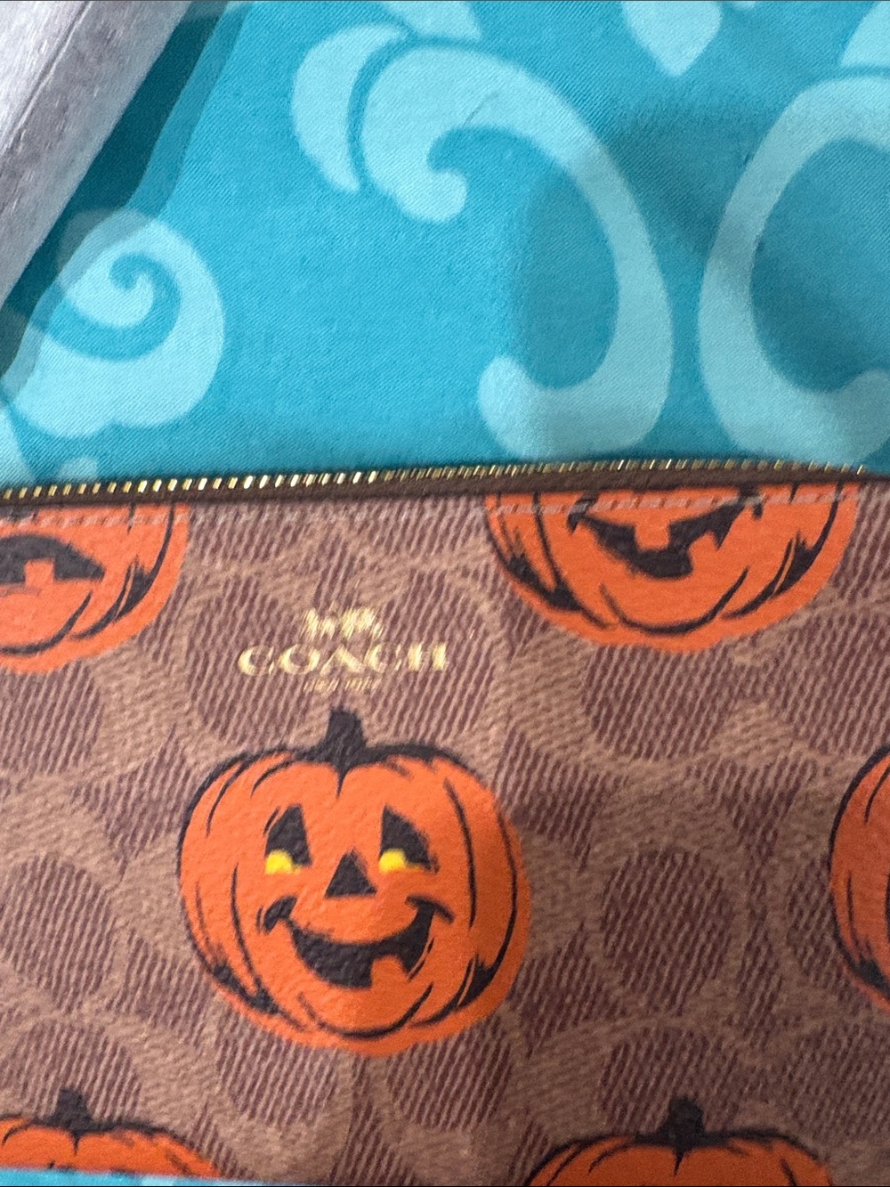 Coach Halloween signature wristlet with Jack o lanterns - Picture 2 of 6